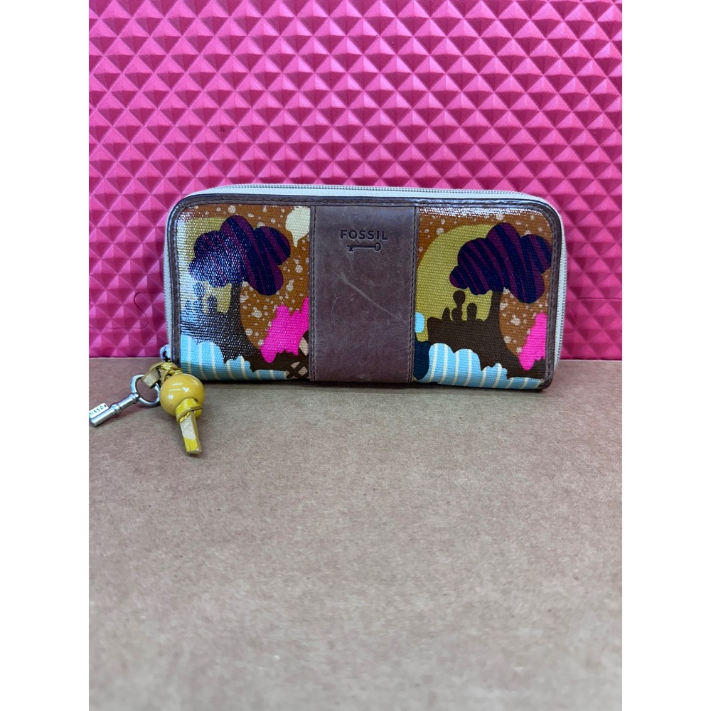 Fossil Key-Per Zip Around Clutch Wallet Coated Canvas Tree Print Brown Leather